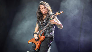 Ted Aguilar mit Death Angel beim Summer Breeze 2022