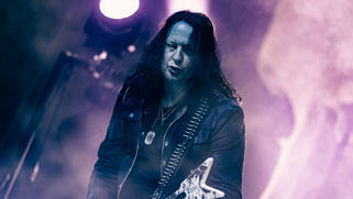 Michael Amott mit Arch Enemy, Hamburg, edel-optics.de Arena, 30.10.2022