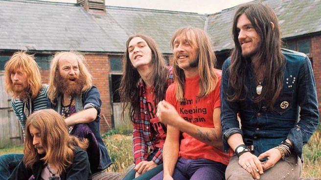 Hawkwind im Jahre 1973: Nik Turner, Dik Mik, Del Dettmar, Simon King, Dave Brock und Lemmy KIlmister (v.l.)