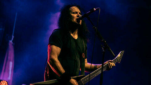 Mille Petrozza mit Kreator, 05.03.2023, Hamburg, edel-optics.de Arena