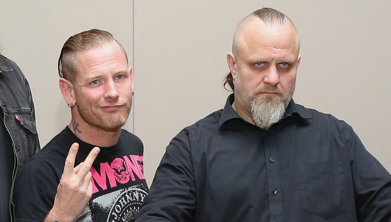 Corey Taylor und Shawn Crahan von Slipknot bei einer Pressekonferenz 2015 anlässlich des Knotfests in Mexiko