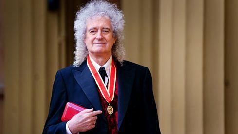 Sir Brian May nach seiner Ehrungszeremonie im Buckingham-Palast am 14. März 2023