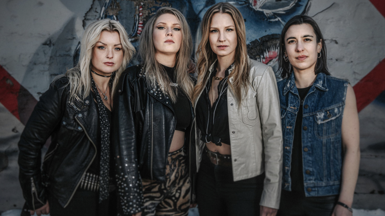 (v.l.n.r.) Filippa Nässil (Gitarre), Linnéa Vikström (Gesang), Majsan Lindberg (Bass) und Joan Massing (Schlagzeug)