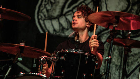 Brandon Pertzborn mit Suicidal Tendencies im Wizink Center in Madrid, Spanien am 21. Mai 2022