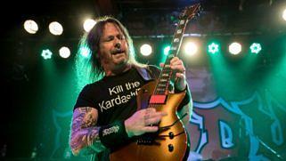 Gary Holt mit Exodus bei der Show im Slim's in San Francisco (18.09.2018)