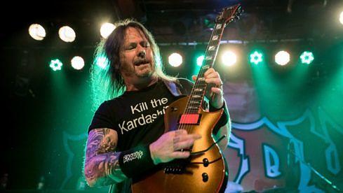 Gary Holt mit Exodus bei der Show im Slim's in San Francisco (18.09.2018)