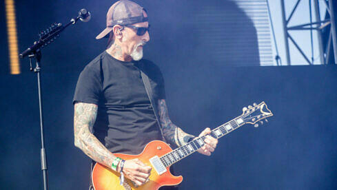 Sevendust, John Connolly