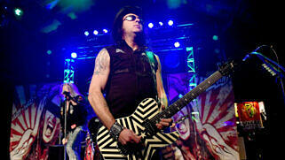 Warrant Erik Turner