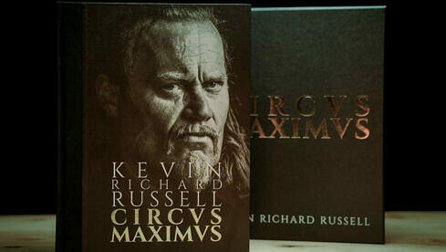 Russell-Buch-k