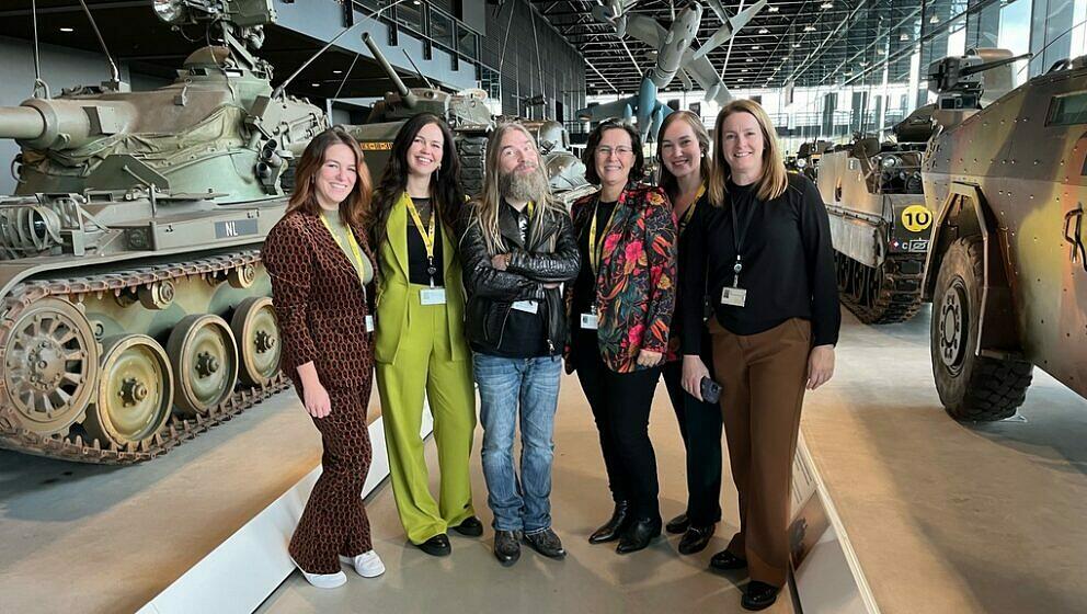 Sabaton-Bassist Pär Sundström bei der Vorführung des Sabaton-Films ‘The War To End All Wars — The Movie’ im Nationaal Militair Museum in Soesterberg