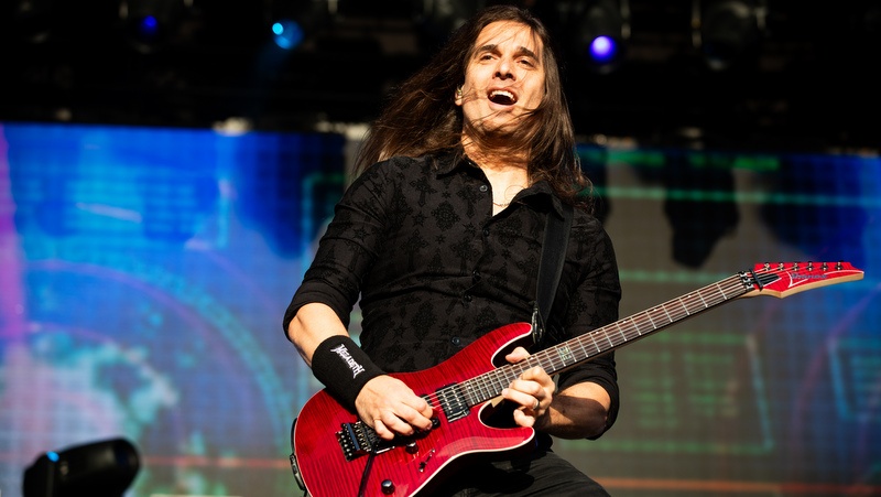 Kiko Loureiro mit Megadeth beim Lokerse Feesten Festival am 6. August 2023 im belgischen Lokeren