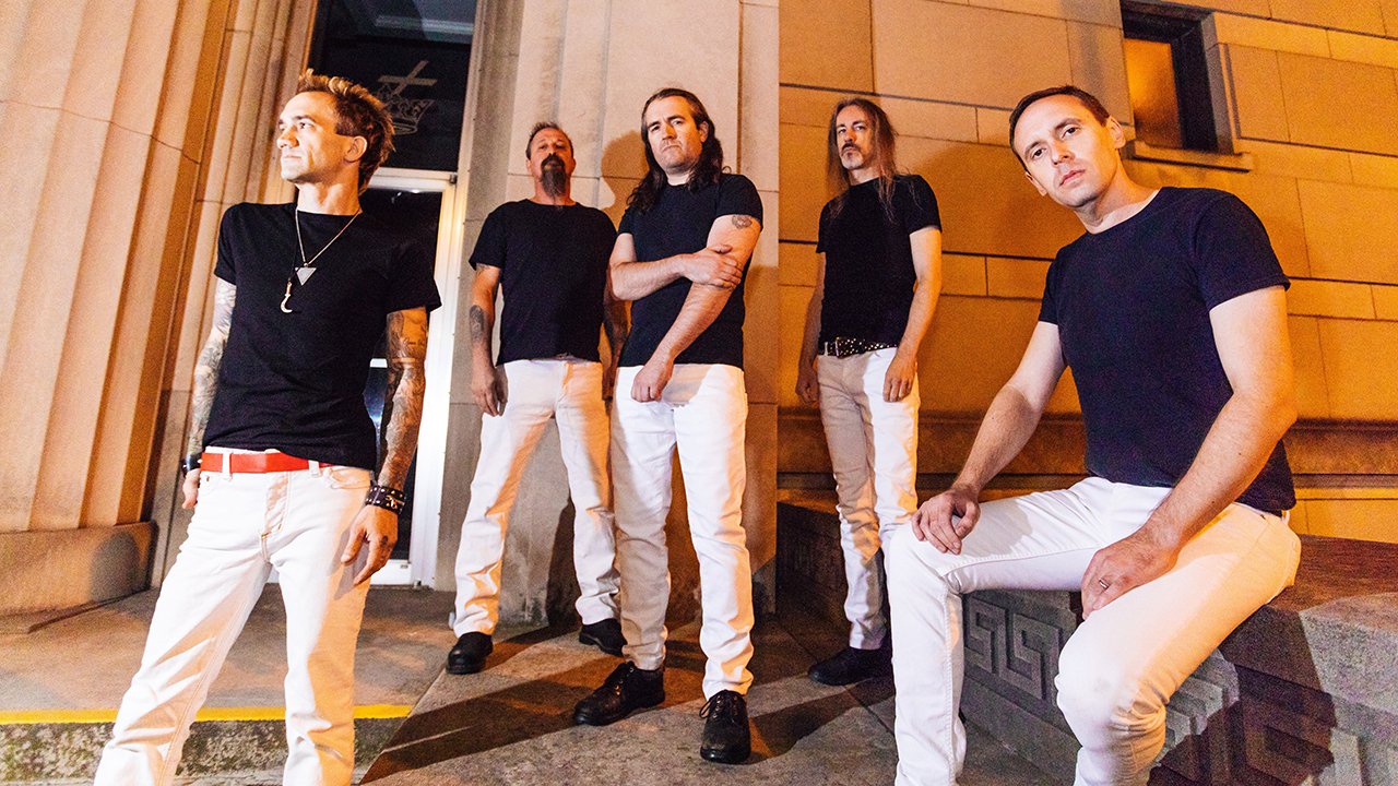 Das-Album-des-Monats-12-2023-High-Spirits-SAFE-ON-THE-OTHER-SIDE