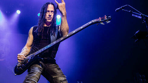 Disturbed-Bassist John Moyer, 2019