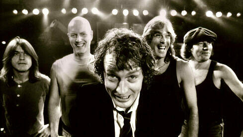 AC/DC 1990