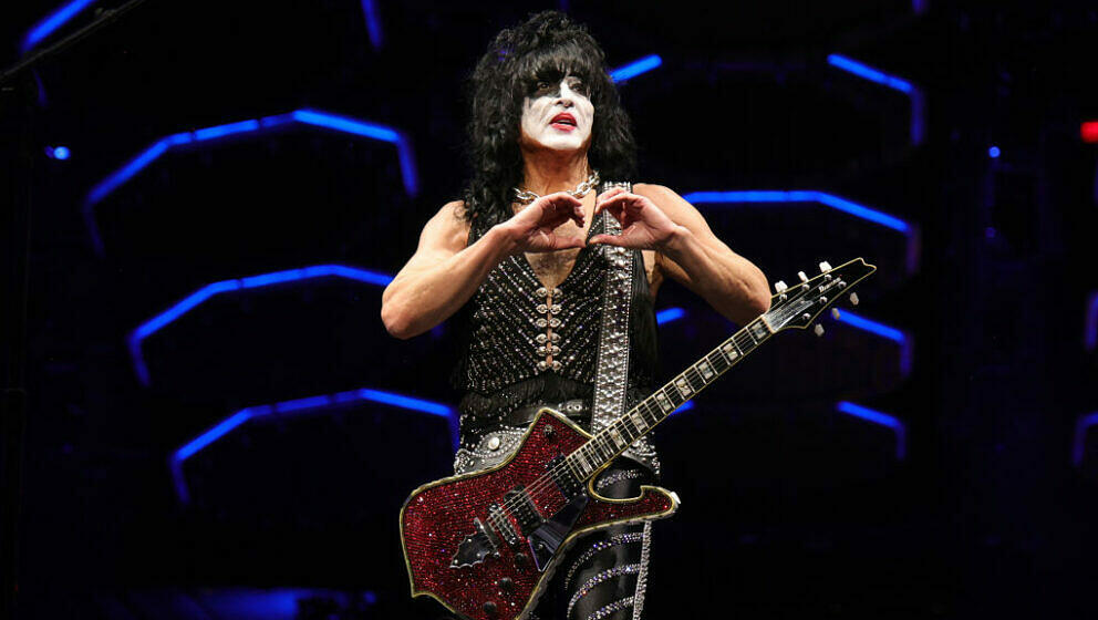 NEW YORK, NEW YORK - DECEMBER 02:  Paul Stanley of KISS performs during the final show of KISS: End of the Road World Tour at