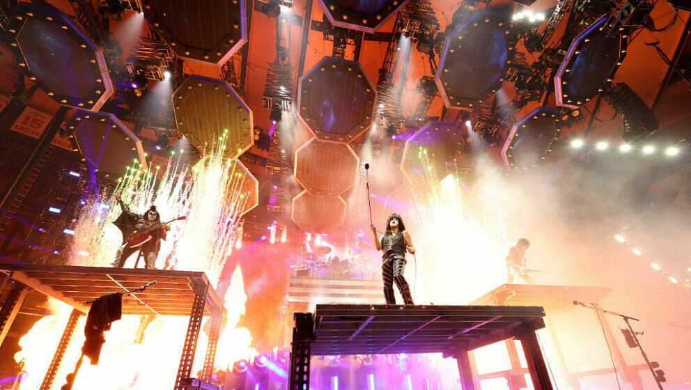 NEW YORK, NEW YORK - DECEMBER 02:  Gene Simmons, Eric Singer, Tommy Thayer and Paul Stanley of KISS perform during the final 