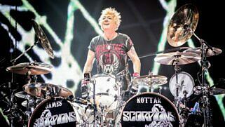 James Kottak beim Scorpions-Konzert am 11.11.2015 im Mediolanum Forum in Mailand