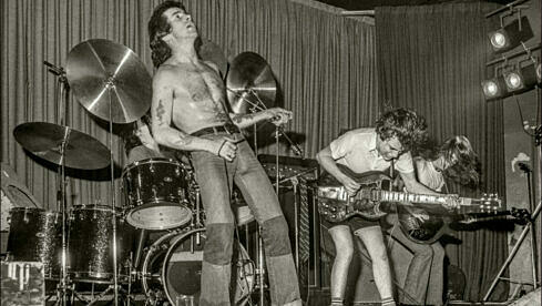 AC/DC