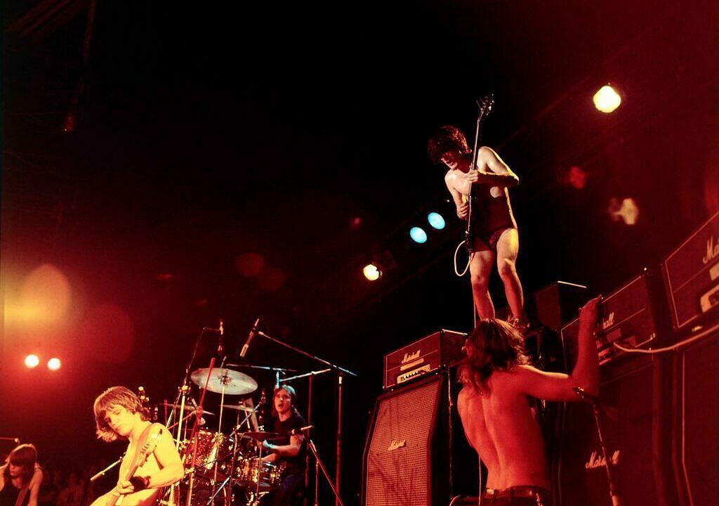 AC/DC