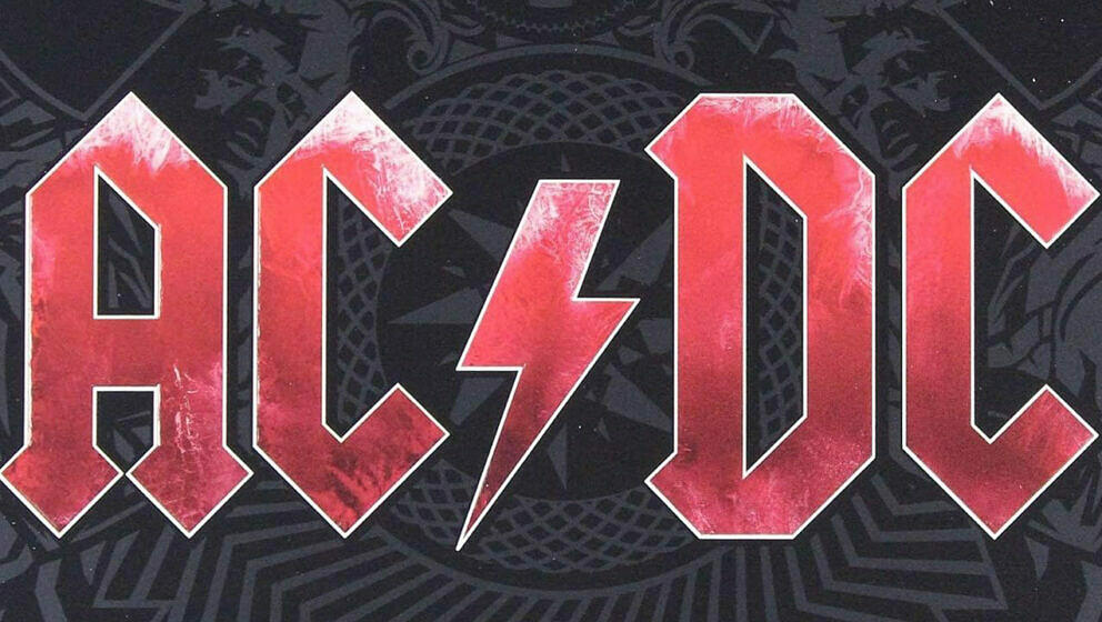 2008: BLACK ICE erscheint und toppt die Charts in 29 Ländern. Es ist das zweiterfolgreichste Album 2008 überhaupt.