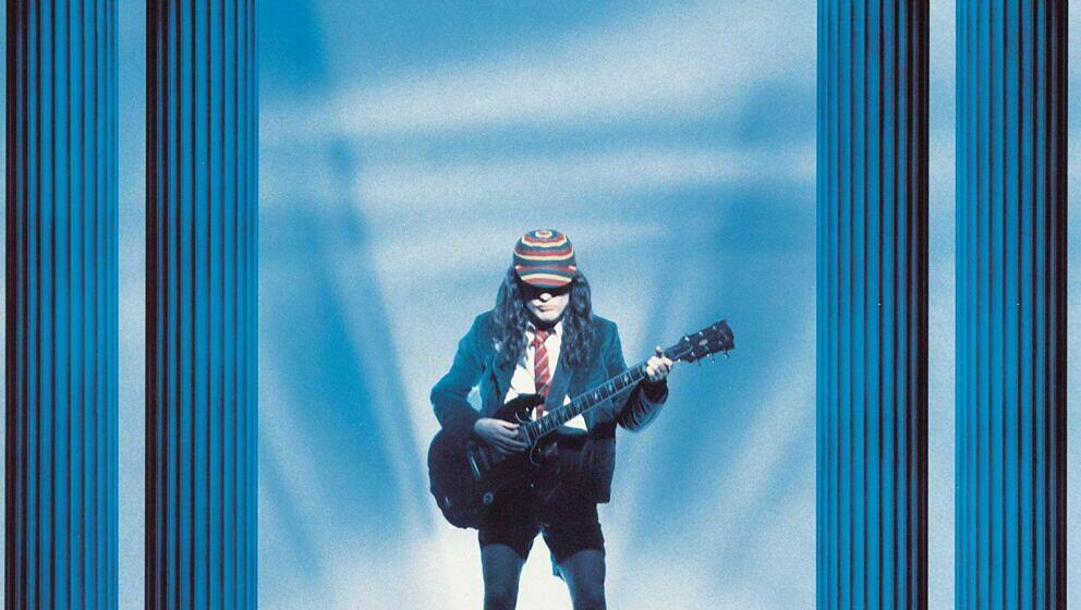 1986: WHO MADE WHO, der offizielle Soundtrack zur Stephen King-Verfilmung ‘Rhea M. – Es begann ohne Warnung’, bringt...