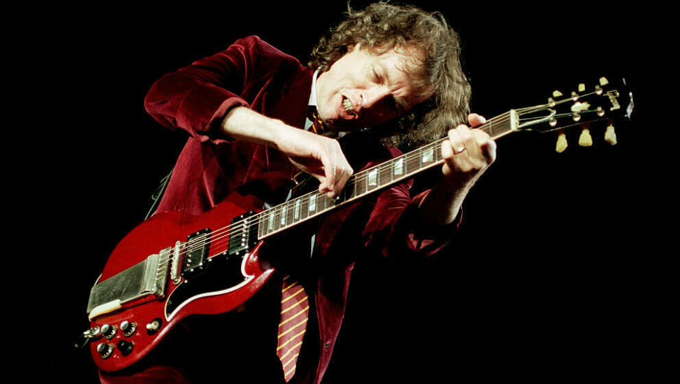 Angus Young mit AC/DC live am 17. August 2000 in Atlanta, Georgia