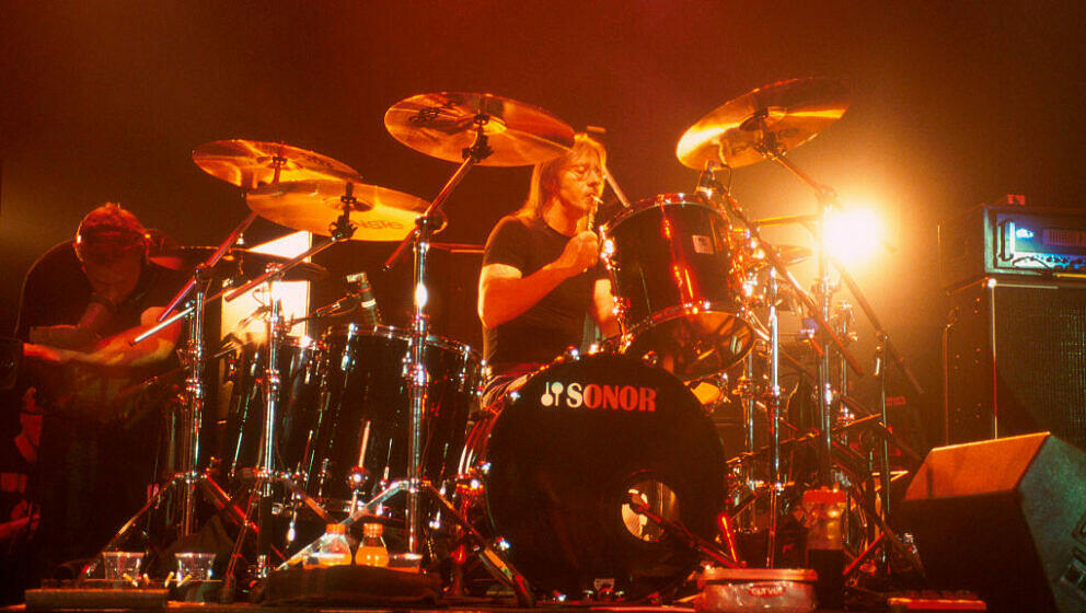Phil Rudd mit AC/DC live im Circus Krone, München, 17. Juni 2003