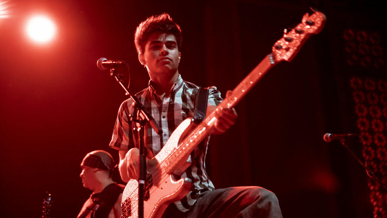 Tye Trujillo live mit Suicidal Tendencies in der UC Theatre Taube Family Music Hall im kalifornischen Berkeley, 20. Oktobe...