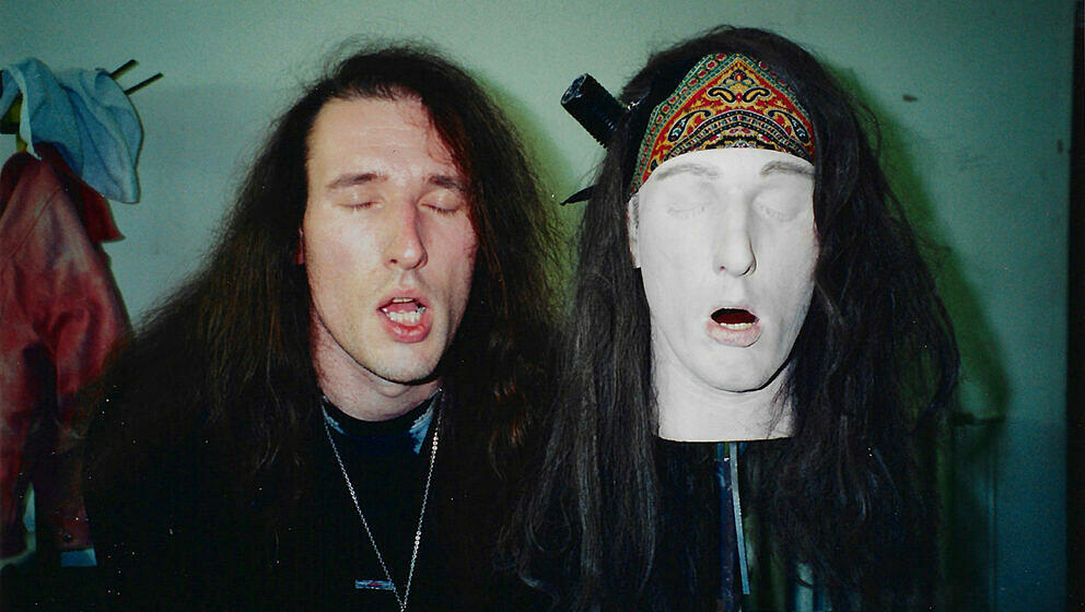 „Für ‘Alive But Dead’ von BLACK IN MIND (1995) drehten wir einen Videoclip. Darin spucke ich Heuschrecken. Da ich d...