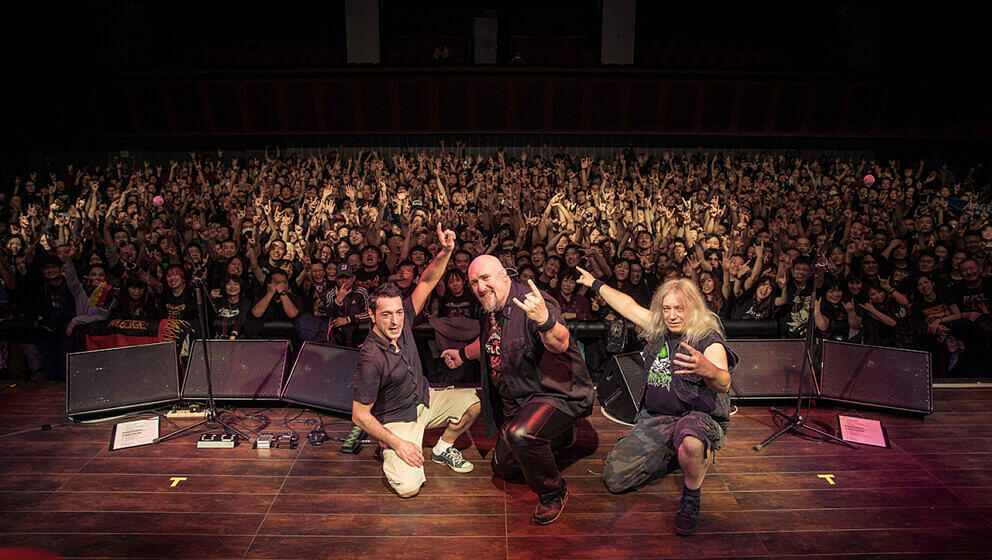 „Das hier war die zweite Japan-Tournee in diesem Line-up. Danach legten wir die Band wieder ad acta, die Jungs haben die...