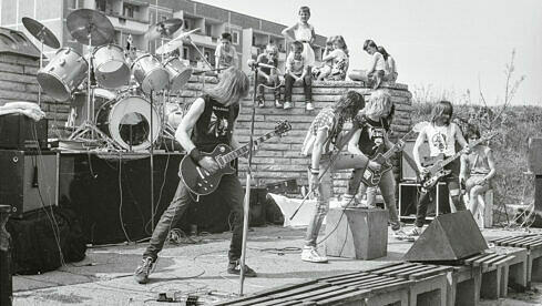 Szeneprotagonisten: Auftritt von Asathor
im Jugendclub der Bauarbeiter, Magdeburg