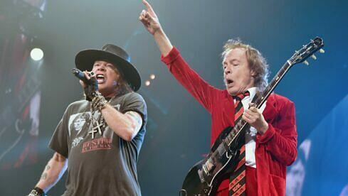 Axl Rose (l.) mit AC/DC während der "Rock Or Bust Tour" 2016 im New Yorker Madison Square Garden
