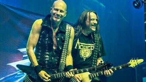 Wolf Hoffmann (l.) und Uwe Lulis mit Accept beim Rock Out Festival 2023 in Augsburg