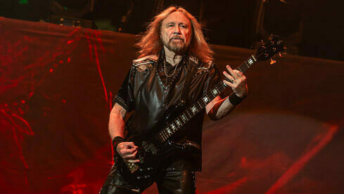 Ian Hill mit Judas Priest @ Arena Nürnberg, 04.07.2024