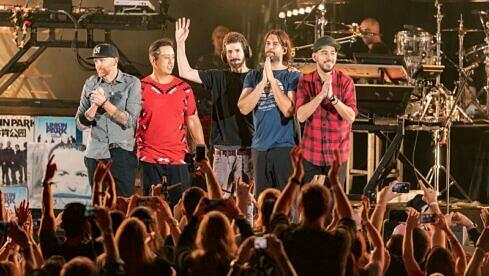 Der Rest von Linkin Park am Ende des Tribute-Konzerts für Chester Bennington am 27.10.2017 in der Hollywood Bowl in Los Angeles