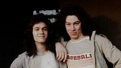 Eddie und Alex Van Halen bei einem Foto-Shooting in Tokio im Juni 1978