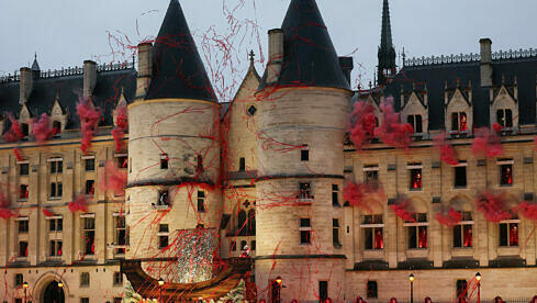 Gojira bei der Eröffnungszeremonie der Olympischen Spiele in Paris am 26. Juli 2024