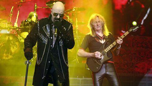 Rob Halford und Glenn Tipton beim Judas Priest-Konzert am 1. Dezember 2015 in London