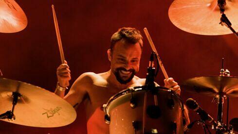 Der neue Guns N’ Roses-Trommler Isaac Carpenter (hier mit Prophets Of Rage in Alpharetta, Georgia — 04.10.2016)