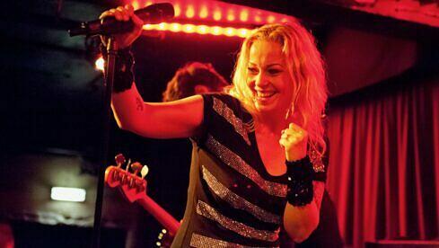 Anneke Van Giersbergen (hier bei einem Gig am 19. September 2012 in London) freut sich auf die Konzerte mit The Gathering