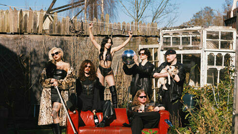 Jools VIOLENT DELIGHTS