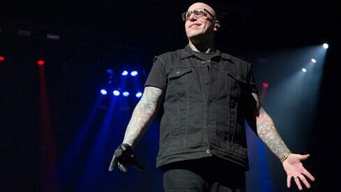 Daniel "DL" Laskiewicz von den Bad Wolves verdingt sich derweil bei Falling In Reverse