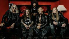 Primal Fear im Jahr 2025 (v.l.): Mat Sinner (Bass, Gesang), André Hilgers (Schlagzeug), Thalìa Bellazecca (Gitarre), Ralf Scheepers (Gesang), Magnus Karlsson (Gitarre)