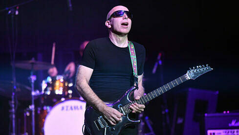 Joe Satriani