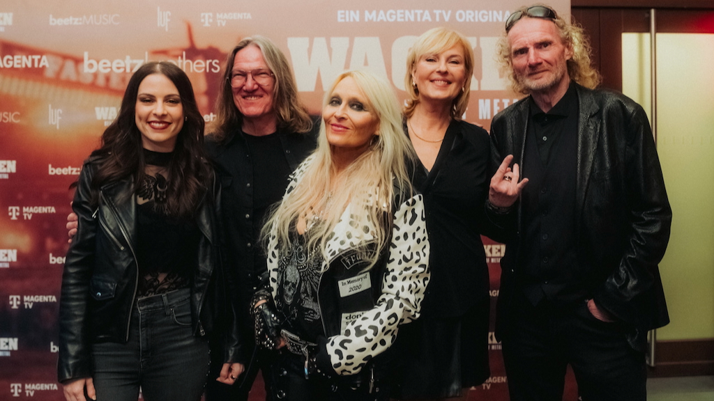 Feierten die Premiere von ‘Wacken — Hearts Full Of Metal’: Jennifer Haben (Beyond The Black), Thomas Jensen (ISC), Doro, Cordula Kablitz-Post (Regie) und Holger Hübner (ISC)
